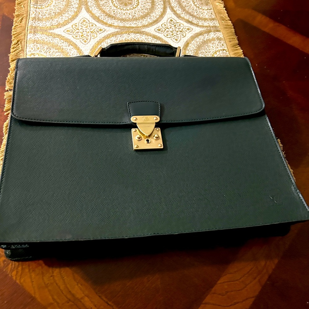 Louis Vuitton, Green Taiga Leather XL Briefcase mi0917